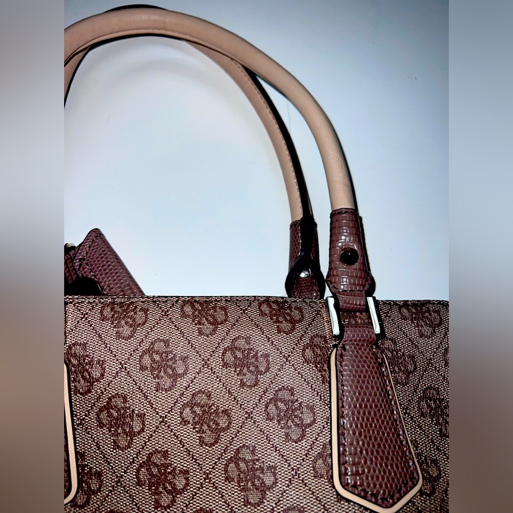 Used like new Guess purse